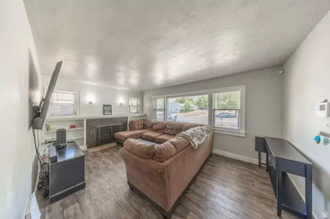 Living - 2985 Jackson Ave, Ogden, UT 84403 photo 1 of 2