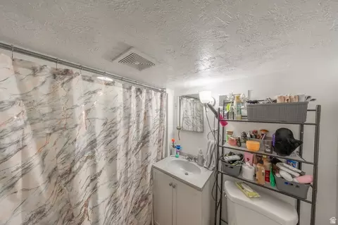Bath - 2985 Jackson Ave, Ogden, UT 84403 photo 2 of 2