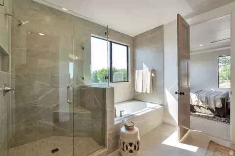 Bath - 286 W Summerhill Ln, Centerville, UT 84014 photo 2 of 6