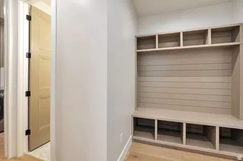 Entry Way - 286 W Summerhill Ln, Centerville, UT 84014 photo 2 of 2