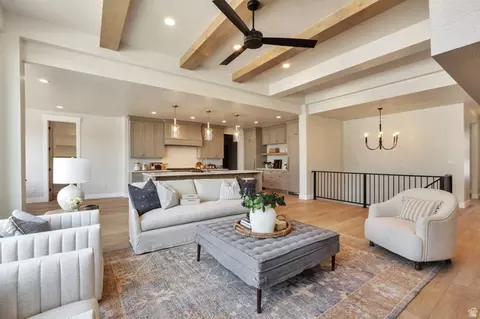 Living - 286 W Summerhill Ln, Centerville, UT 84014 photo 1 of 2