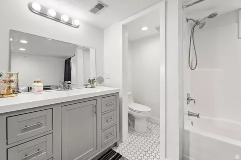 Bath - 417 E Vine, Tooele, UT 84074 photo 2 of 2