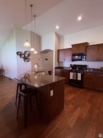 Kitchen - 4443 N Butterfly Ln, Eagle Mountain, UT 84005 photo 3 of 3