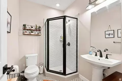 Bath - 1053 W Wasatch Spring Rd, Hideout, UT 84036 photo 5 of 7