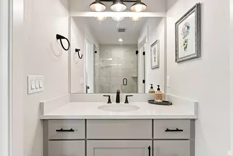Bath - 1053 W Wasatch Spring Rd, Hideout, UT 84036 photo 4 of 7