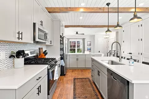 Kitchen - 1053 W Wasatch Spring Rd, Hideout, UT 84036 photo 2 of 4