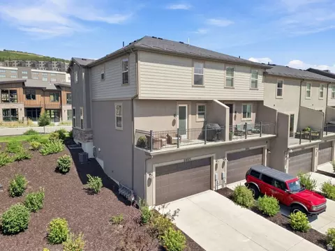 Exterior - 1053 W Wasatch Spring Rd, Hideout, UT 84036 photo 5 of 6