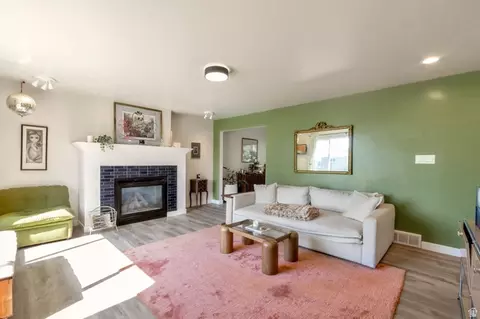Living - 873 S 400 W, Bountiful, UT 84010 photo 1 of 3