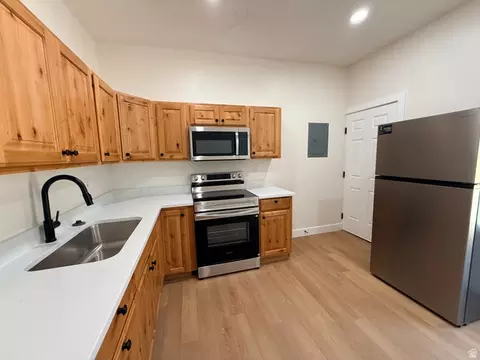Kitchen - 660 E 23rd St S, Ogden, UT 84401 photo 4 of 6