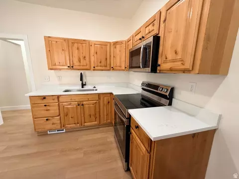 Kitchen - 660 E 23rd St S, Ogden, UT 84401 photo 3 of 6