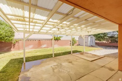 Exterior - 2137 E 10 S, Saint George, UT 84790 photo 4 of 7