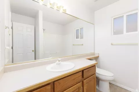 Bath - 2137 E 10 S, Saint George, UT 84790 photo 1 of 4