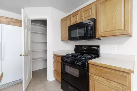 Kitchen - 2137 E 10 S, Saint George, UT 84790 photo 2 of 3