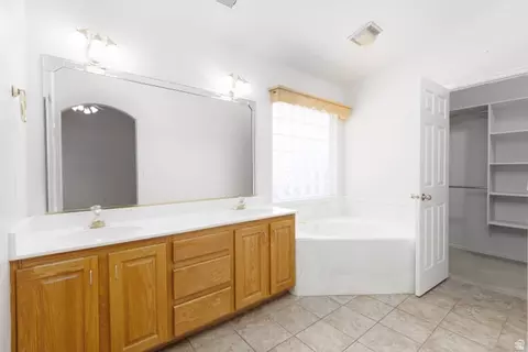 Bath - 2137 E 10 S, Saint George, UT 84790 photo 4 of 4