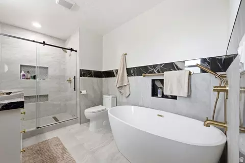Bath - 4612 S 600 E, Murray, UT 84107 photo 3 of 7