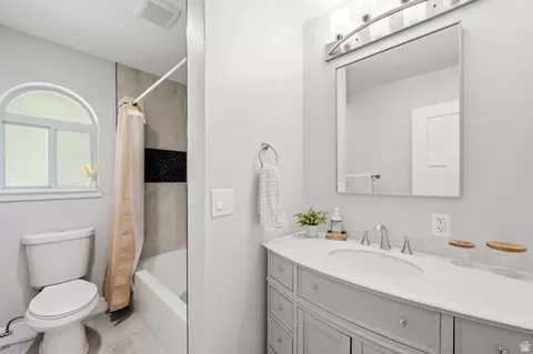 Bath - 4612 S 600 E, Murray, UT 84107 photo 5 of 7