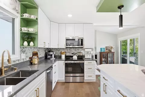 Kitchen - 4612 S 600 E, Murray, UT 84107 photo 4 of 6