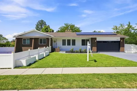 2235 E Woodchuck Way, Sandy, UT 84093