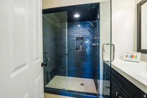 Bath - 660 E 4025 S #C, Murray, UT 84107 photo 2 of 3