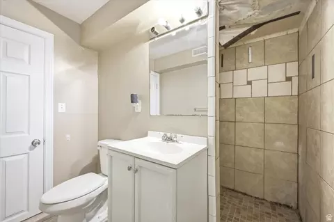 Bath - 4372 S 375 E, Ogden, UT 84405 photo 2 of 2
