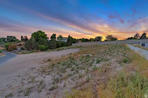1096 W Kings Landing Ct #2, South Jordan, UT 84095