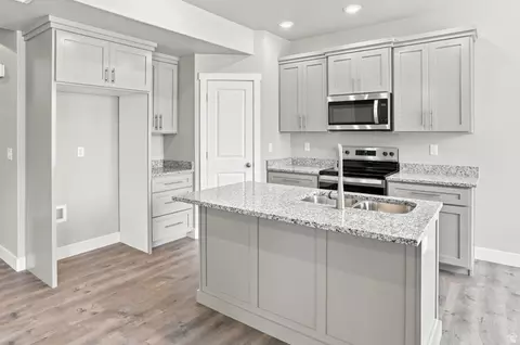 Kitchen - 821 S 270 E #5, Smithfield, UT 84335 photo 4 of 7