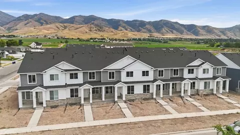 Exterior - 821 S 270 E #5, Smithfield, UT 84335 photo 1 of 1