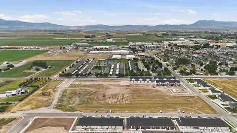 View/Area - 821 S 270 E #5, Smithfield, UT 84335 photo 1 of 2