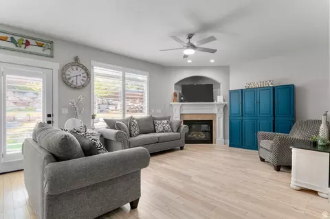 Living - 236 E Summer Leaf Dr S, Draper, UT 84020 photo 1 of 2