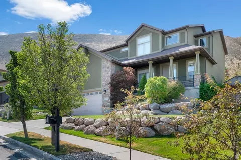Exterior - 236 E Summer Leaf Dr S, Draper, UT 84020 photo 4 of 10