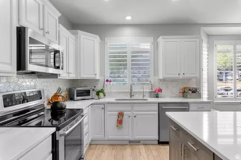 Kitchen - 236 E Summer Leaf Dr S, Draper, UT 84020 photo 3 of 3