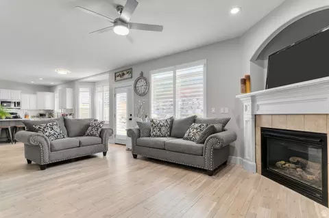 Living - 236 E Summer Leaf Dr S, Draper, UT 84020 photo 2 of 2