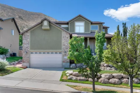 Exterior - 236 E Summer Leaf Dr S, Draper, UT 84020 photo 2 of 10