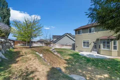 Exterior - 236 E Summer Leaf Dr S, Draper, UT 84020 photo 9 of 10
