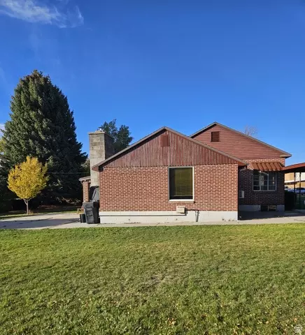Exterior - 144 S 100 E, Mount Pleasant, UT 84647 photo 5 of 12