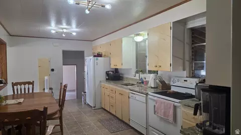 Kitchen - 144 S 100 E, Mount Pleasant, UT 84647 photo 3 of 3