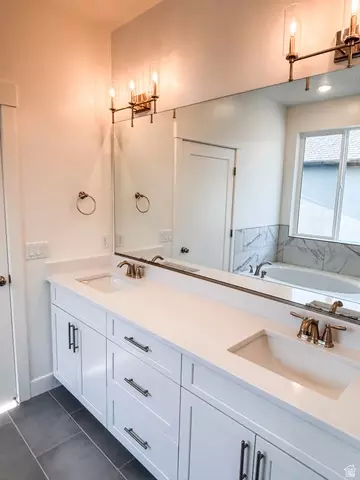 Bath - 657 N 200 E #511, Providence, UT 84332 photo 1 of 4
