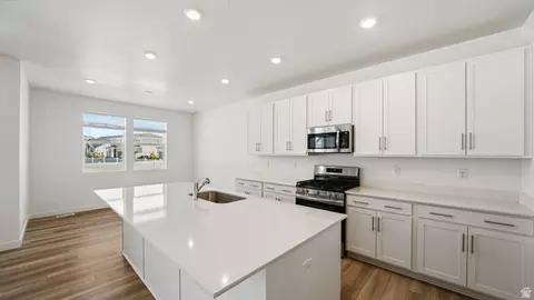Kitchen - 1611 E Cottontail Dr, Eagle Mountain, UT 84005 photo 4 of 7