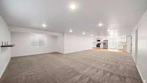 Living - 1611 E Cottontail Dr, Eagle Mountain, UT 84005 photo 3 of 4