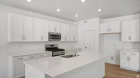 Kitchen - 1611 E Cottontail Dr, Eagle Mountain, UT 84005 photo 1 of 7