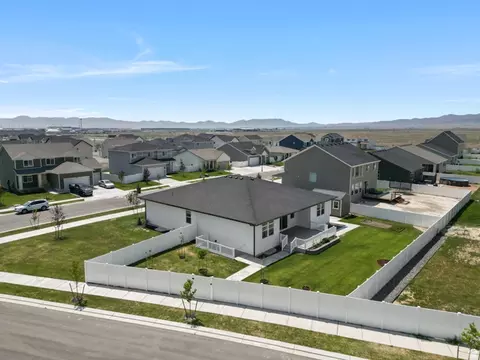 View/Area - 1611 E Cottontail Dr, Eagle Mountain, UT 84005 photo 5 of 7