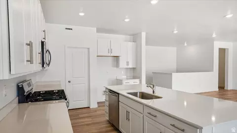 Kitchen - 1611 E Cottontail Dr, Eagle Mountain, UT 84005 photo 2 of 7
