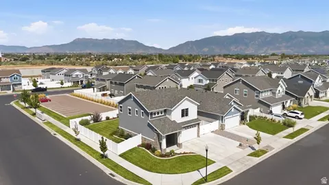 View/Area - 1644 W Red Pine Dr, Syracuse, UT 84075 photo 5 of 9
