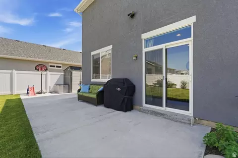 Exterior - 1644 W Red Pine Dr, Syracuse, UT 84075 photo 8 of 11