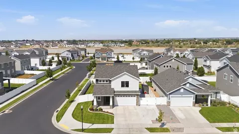 View/Area - 1644 W Red Pine Dr, Syracuse, UT 84075 photo 6 of 9