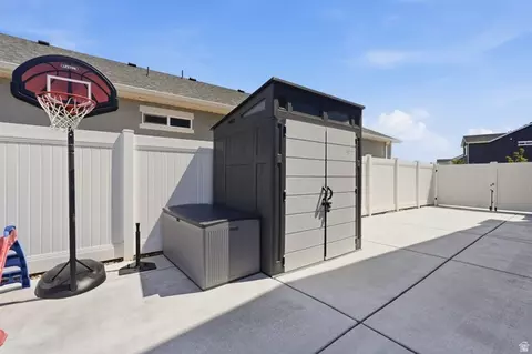 Exterior - 1644 W Red Pine Dr, Syracuse, UT 84075 photo 9 of 11