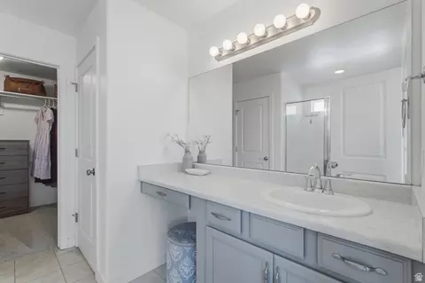 Bath - 1644 W Red Pine Dr, Syracuse, UT 84075 photo 1 of 4