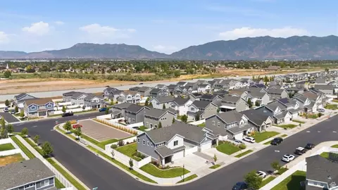 View/Area - 1644 W Red Pine Dr, Syracuse, UT 84075 photo 7 of 9