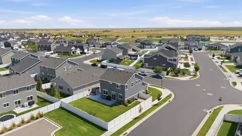 View/Area - 1644 W Red Pine Dr, Syracuse, UT 84075 photo 8 of 9