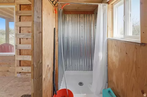 Bath - Undisclosed, Levan, UT 84639 photo 1 of 2